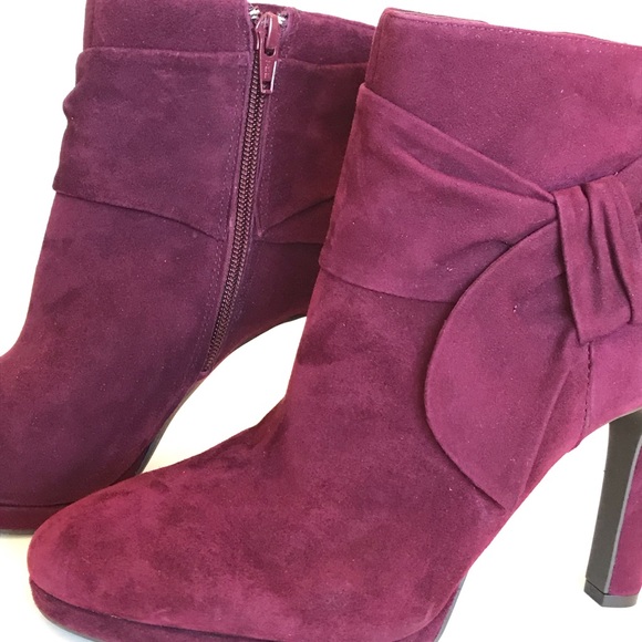 ⚜️SOLD⚜️.    Gianni Bini Suede Bow Ankle Boots - Picture 3 of 8